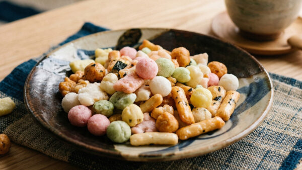 あられ｜お菓子の辞典