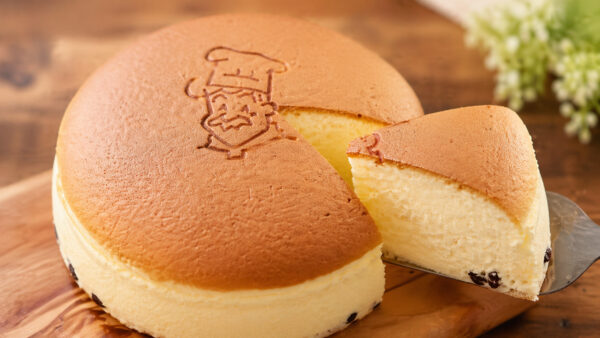 焼きたてチーズケーキ（りくろーおじさんの店）｜土産菓子紹介