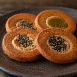 かたやき【堅焼き・固焼き】｜お菓子・パン用語辞典